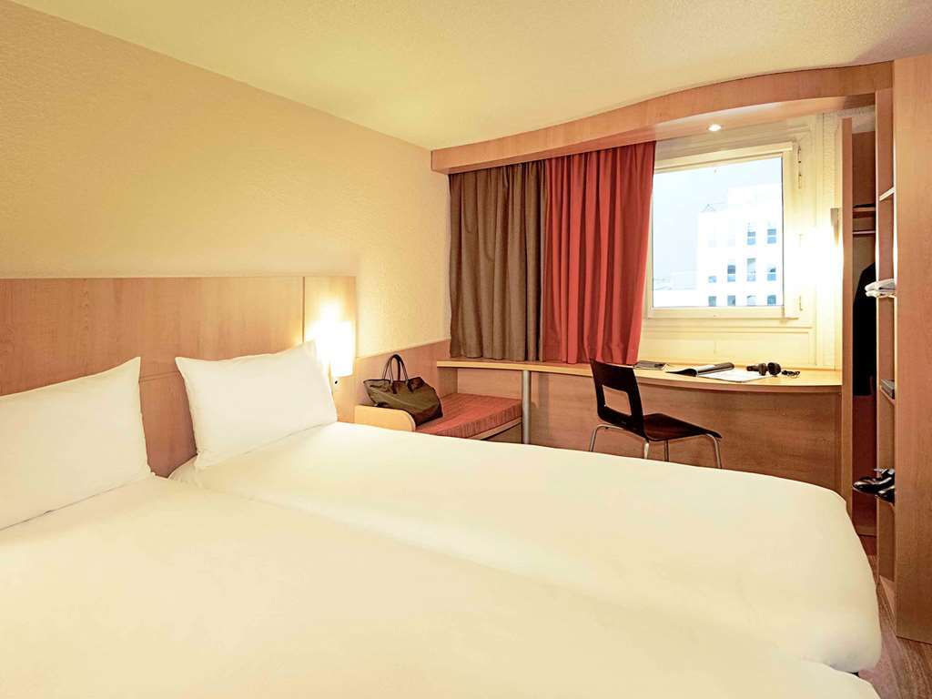 Ibis Avallon Magny  Bilik gambar