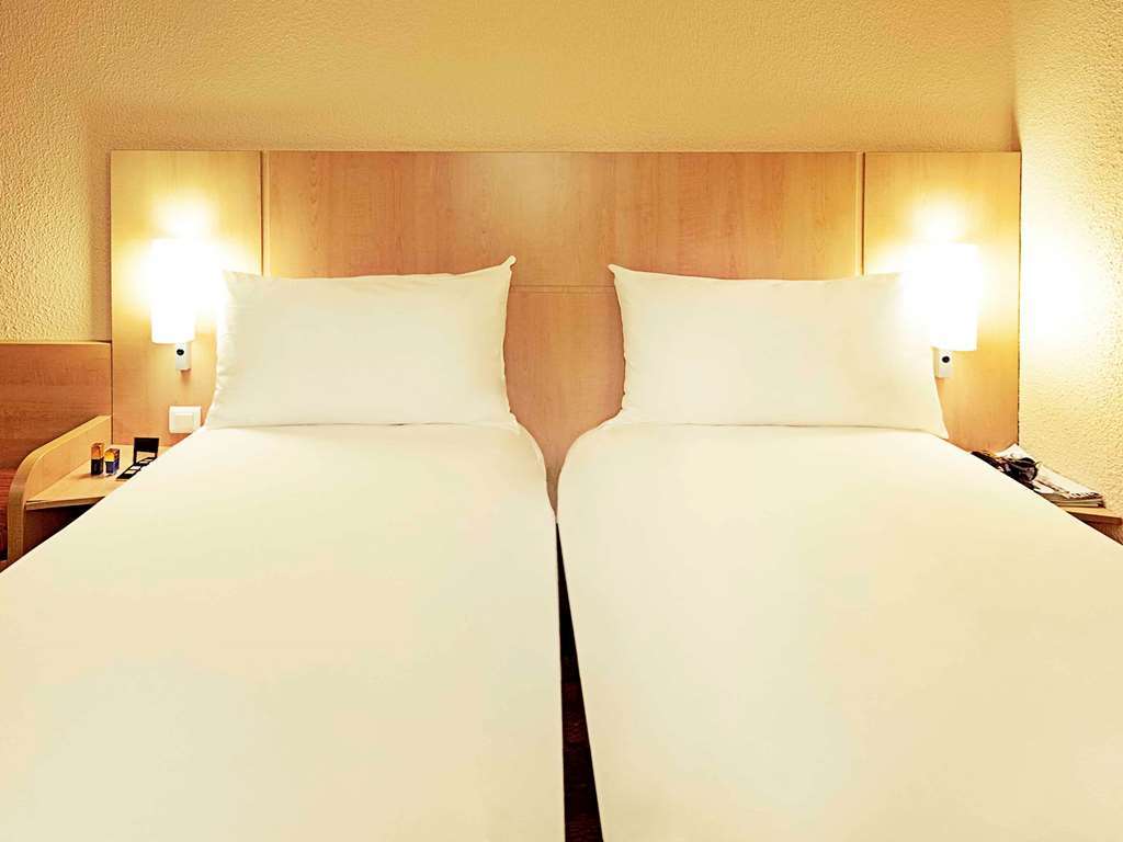 Ibis Avallon Magny  Bilik gambar