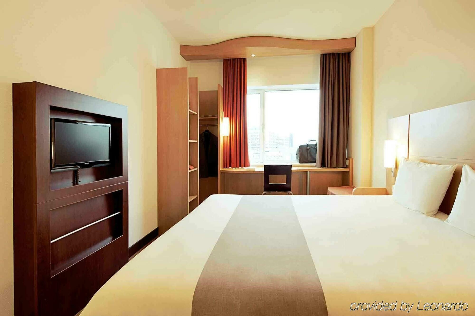 Ibis Avallon Magny  Luaran gambar